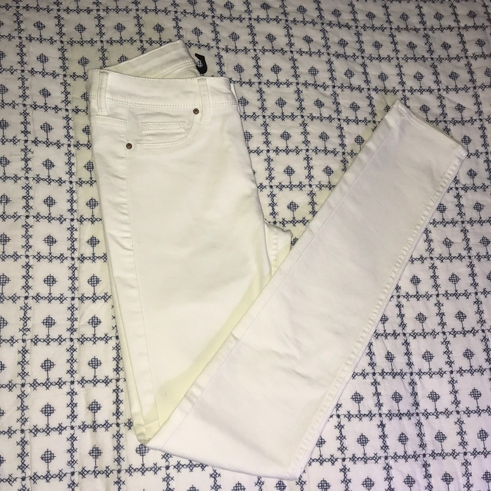 Brand New DIVIDED White Pants